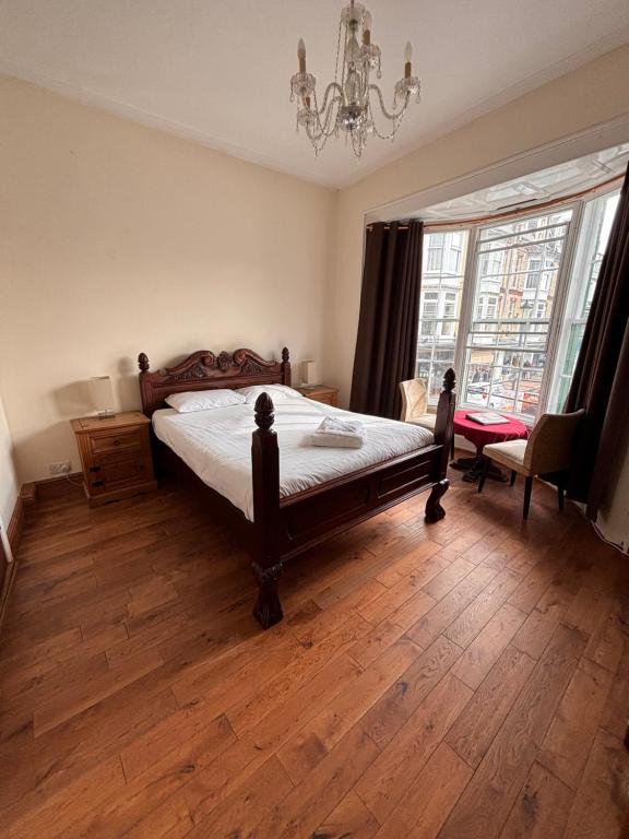 Royal Britannia Hotel - 