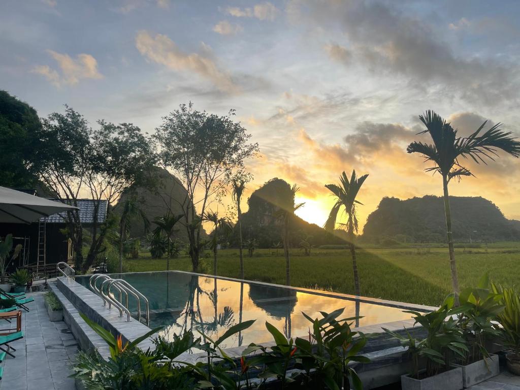 Ninh Binh Mountainside Bungalow - 16