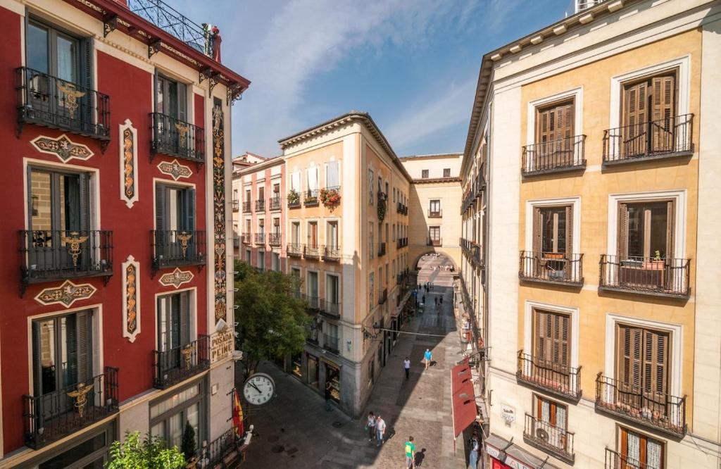 Plaza Mayor View Apartment in City Center