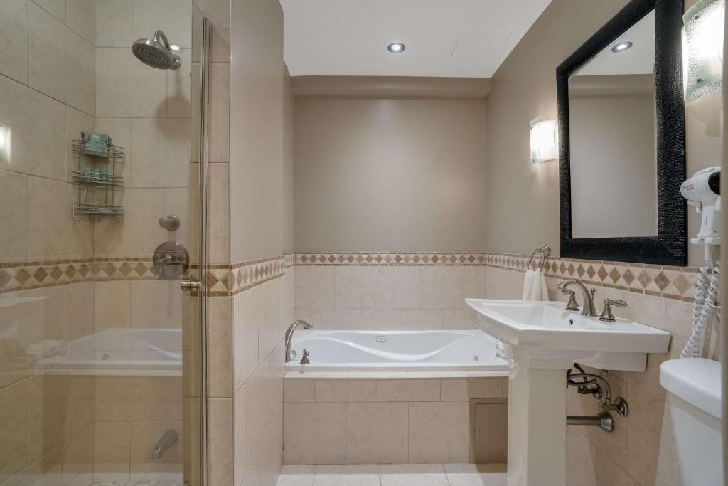 Best Western Ville-Marie Montreal Hotel & Suites - Resim 41