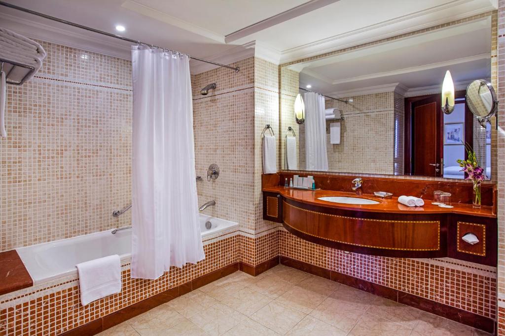 Gallery image of Corniche Hotel Abu Dhabi in Abu Dhabi