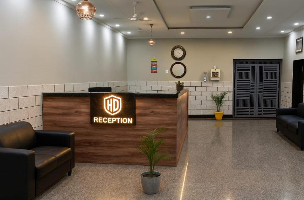 Φωτογραφία από το άλμπουμ του Hotel Floral Krishna Dham Best Family Stay Near Prem Mandir Free WiFi Free parking- Krishna Dham Rukmani Vihaar σε Vrindāvan