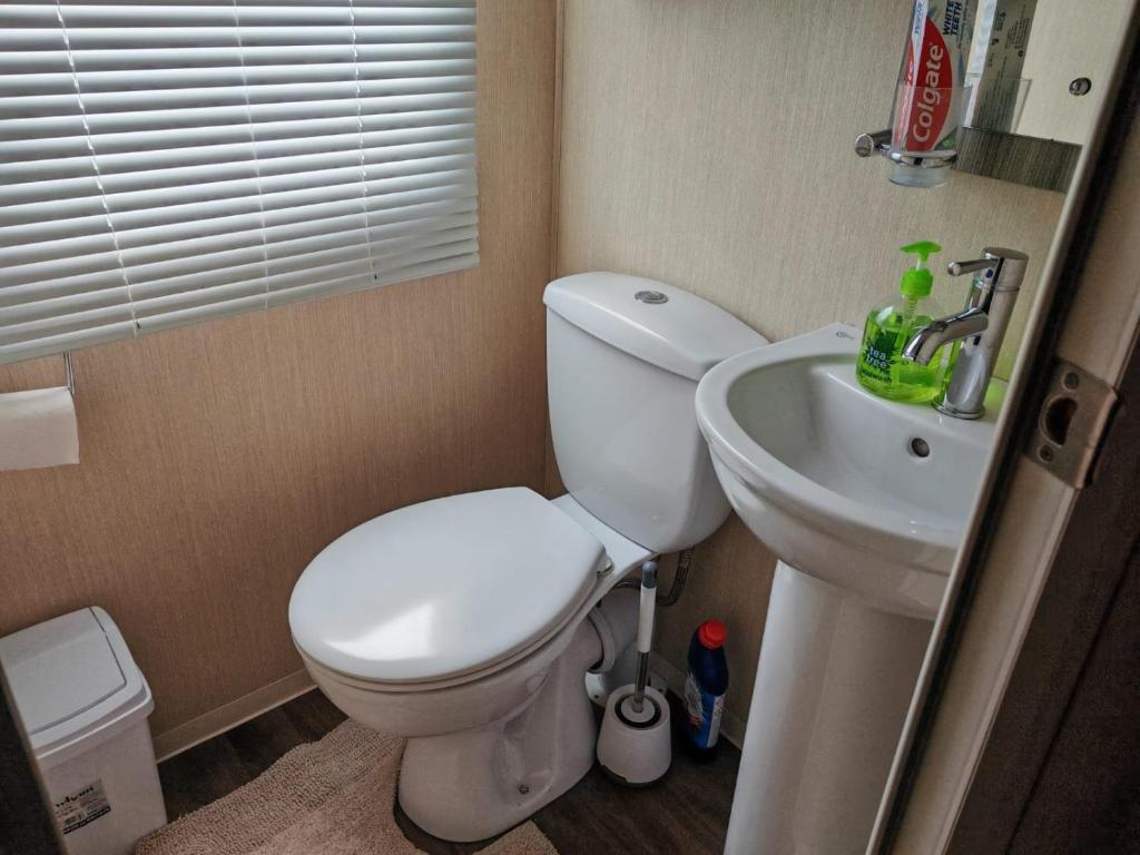 Ένα μπάνιο στο Luxury Holiday mobile home