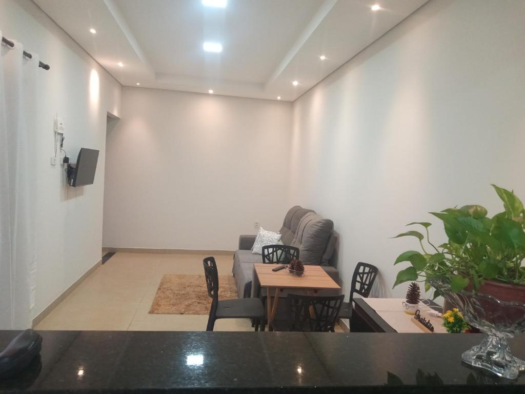 Μια τηλεόραση ή/και κέντρο ψυχαγωγίας στο Casa para locação de temporada em Sinop