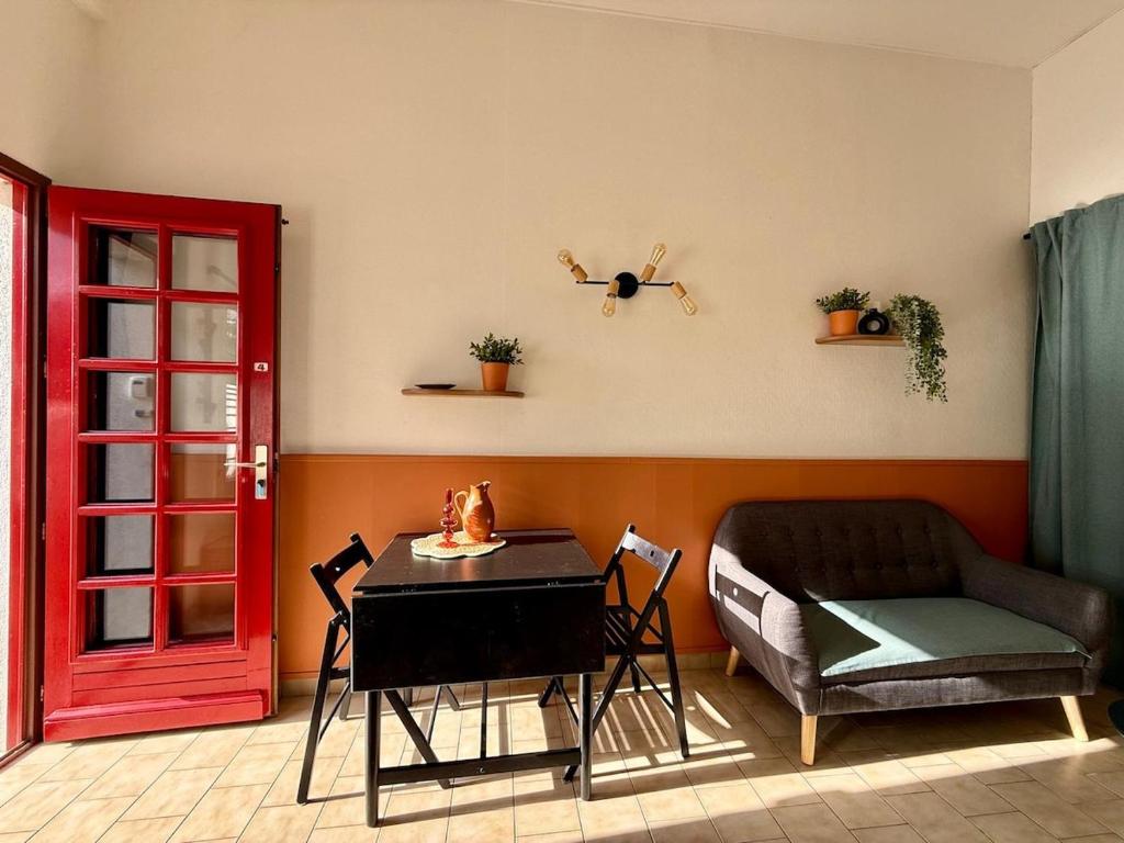 Et opholdsområde på Studio cosy avec mezzanine et parking proche centre