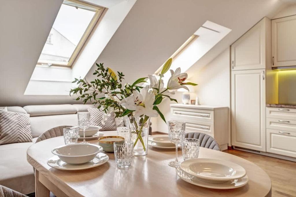 Χώρος καθιστικού στο Domillion New 2bdr Old Town Amber apt Z1B5