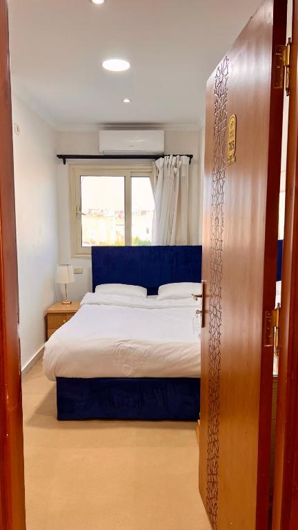 Yamour Pyramids View - 19