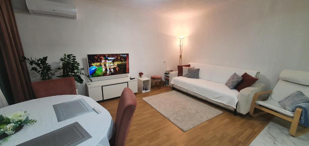Spacious appartment in green area, 5 km to Khreschatyk фото 4