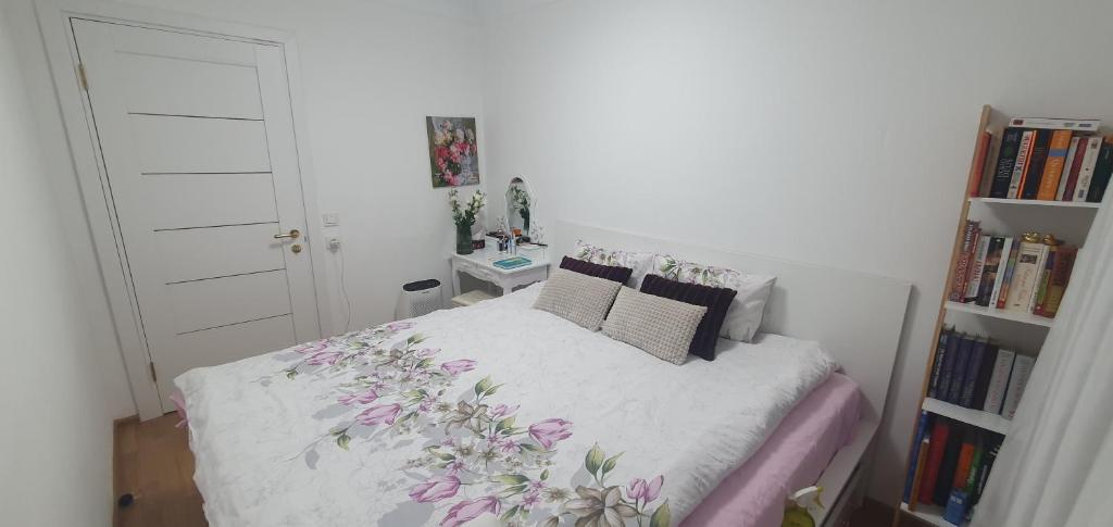 Spacious appartment in green area, 5 km to Khreschatyk фото 6