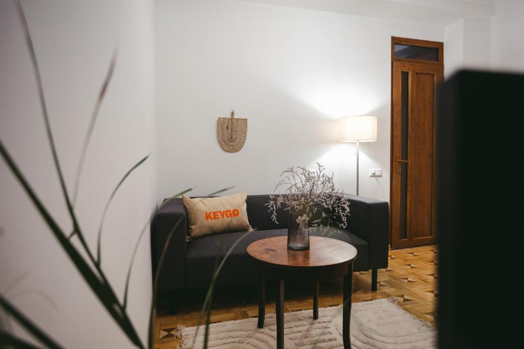 فضای داخلی Apartment KeyGo #0011 next to the Opera House در ایروان - تصویر ۳