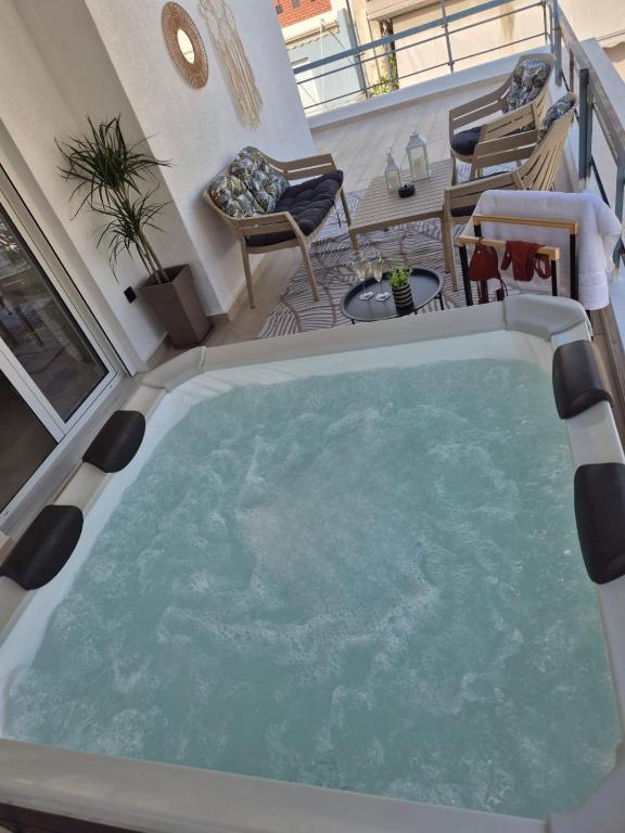 Jacuzzi Penthouse at Gazi Nights