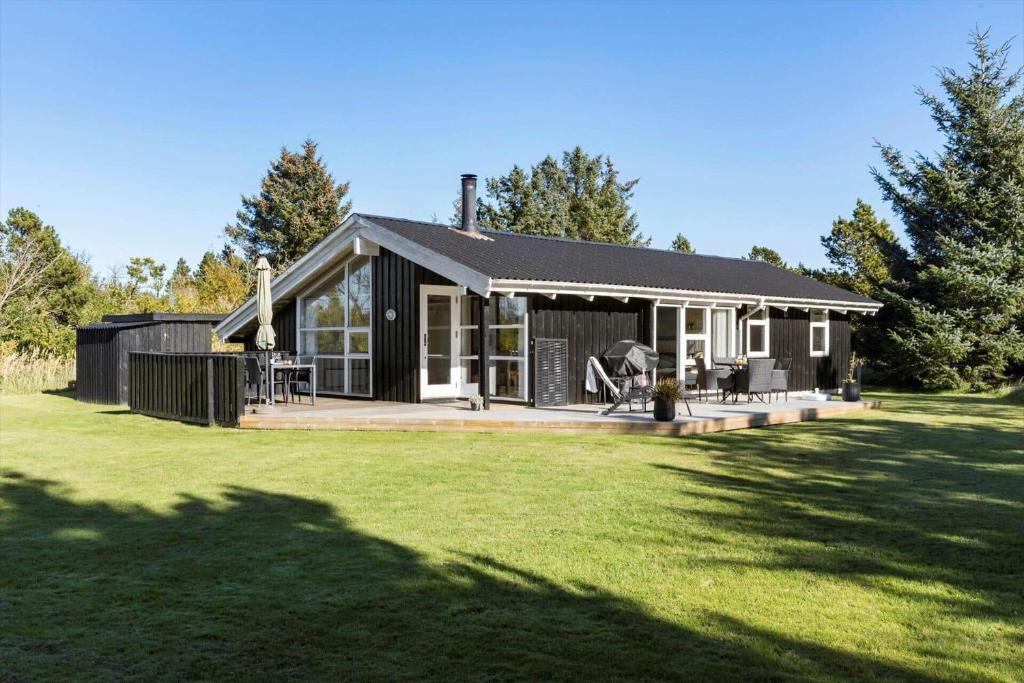 Κήπος έξω από το TV1330-Bindslev-Kornblomstvej-3