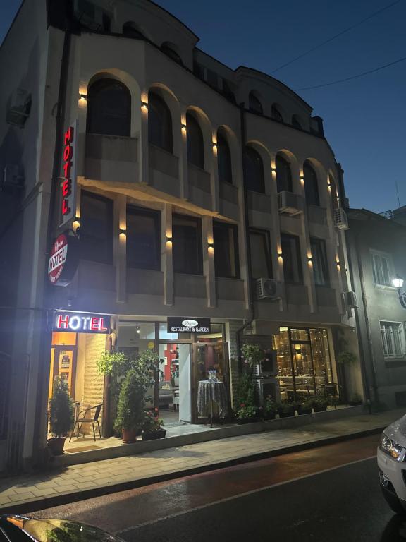 Billede fra billedgalleriet på Hotel Oppium Restaurant & Garden i Ruse