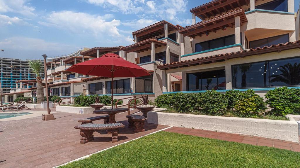 Gallery image of Las Gaviotas 436 Mid-century Ocean View Apartment in Puerto Peñasco