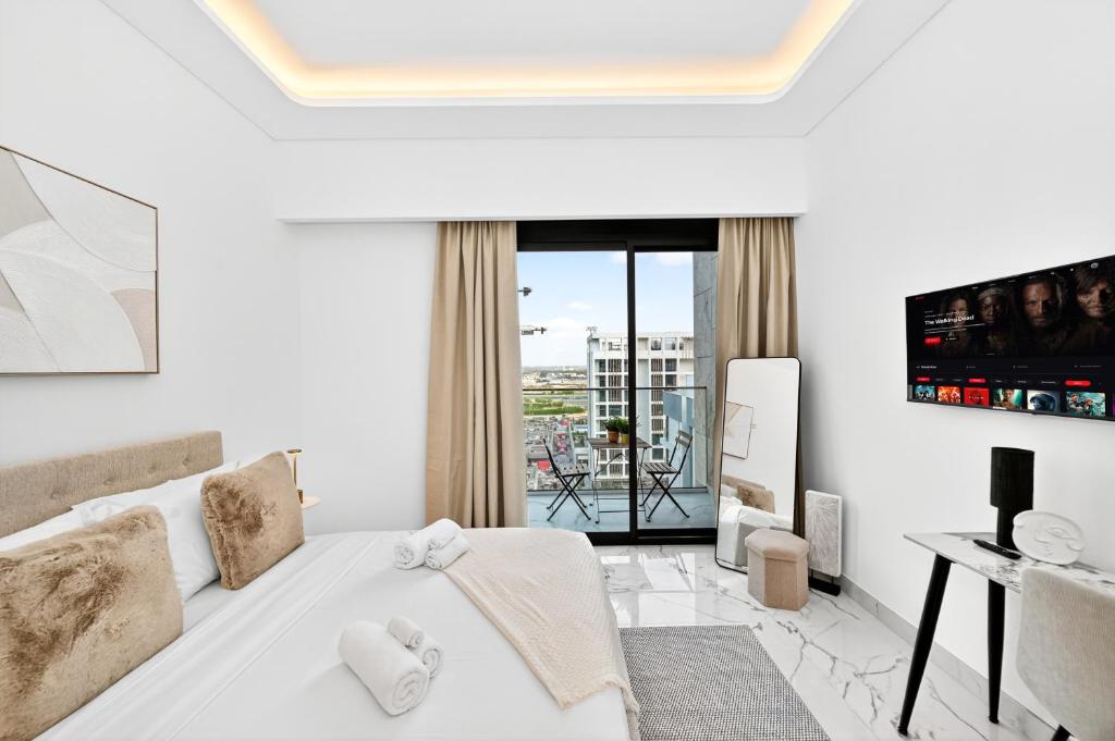 Floor Apartments On Highest Floor Reference: Azizi Riviera Gateway Highest Floor Superior Apartment Dubái