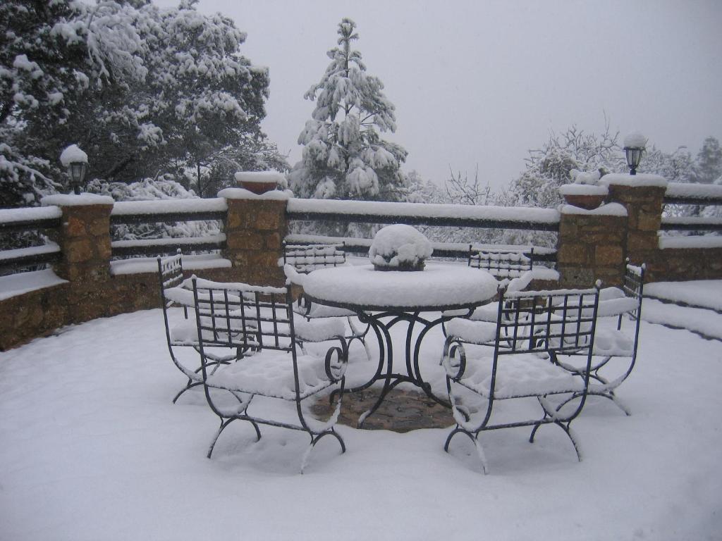 Hotel de Montaña Cueva Ahumada en invierno