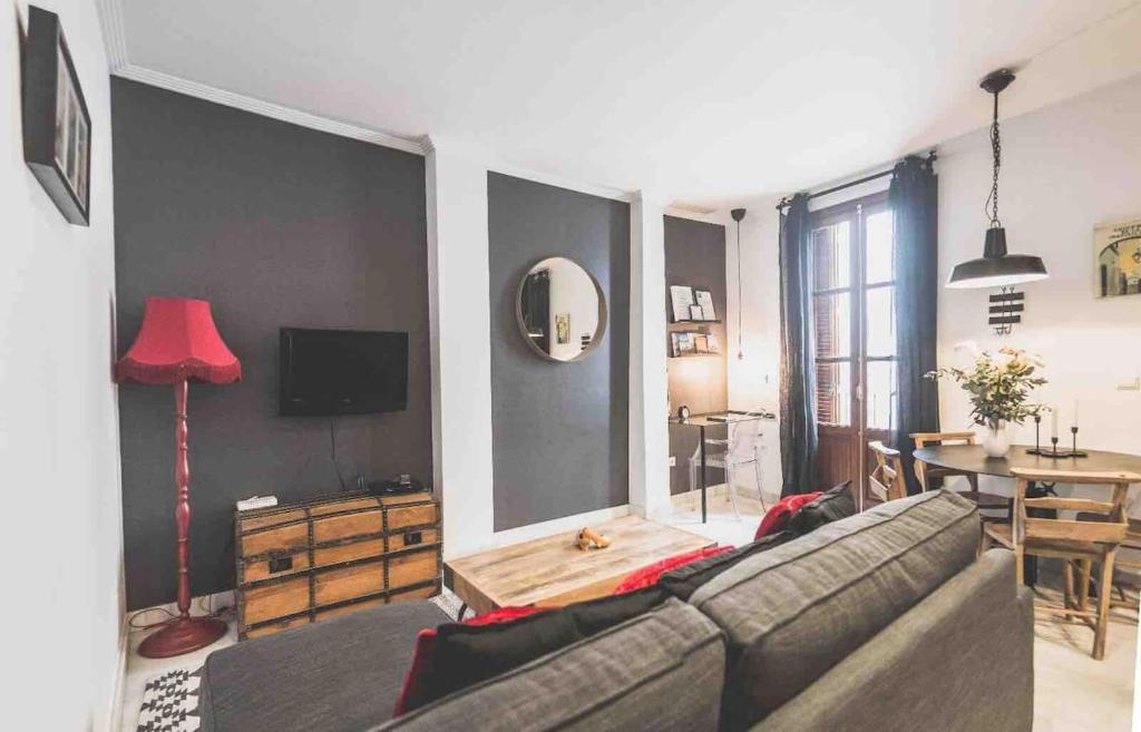 Licensed Boho Chic Apt by Mercado de Triana