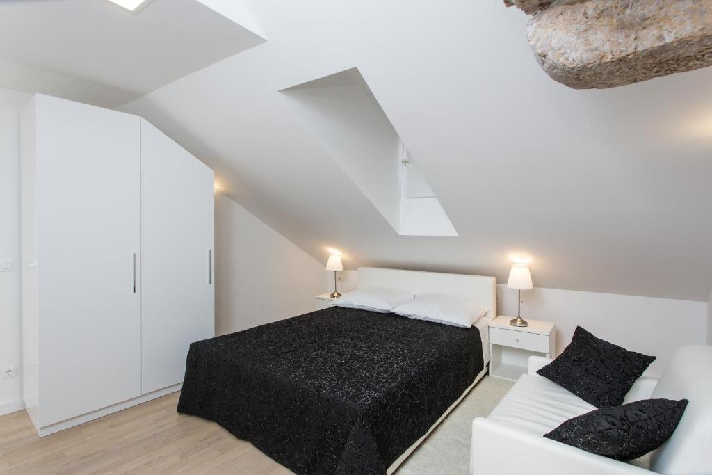 Klarisa Palace Rooms - 5