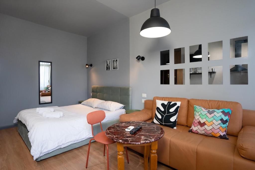 Compact studio chic design