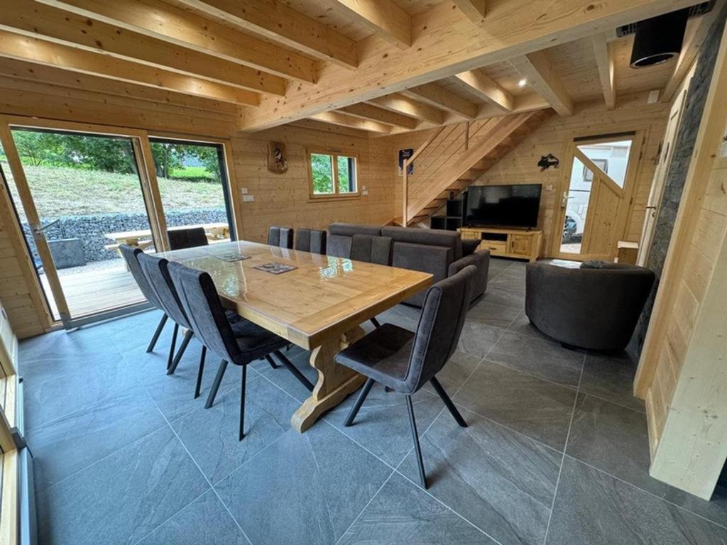 Ảnh trong thư viện ảnh của Chalet individuel 8 personnes avec parking à Châtel - FR-1-676-228 ở Châtel