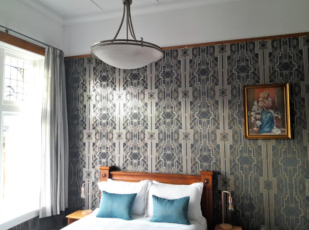 The Bohemian at Noah's Ark - Resim 6