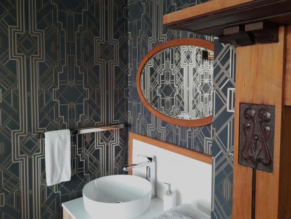 The Bohemian at Noah's Ark - Resim 7