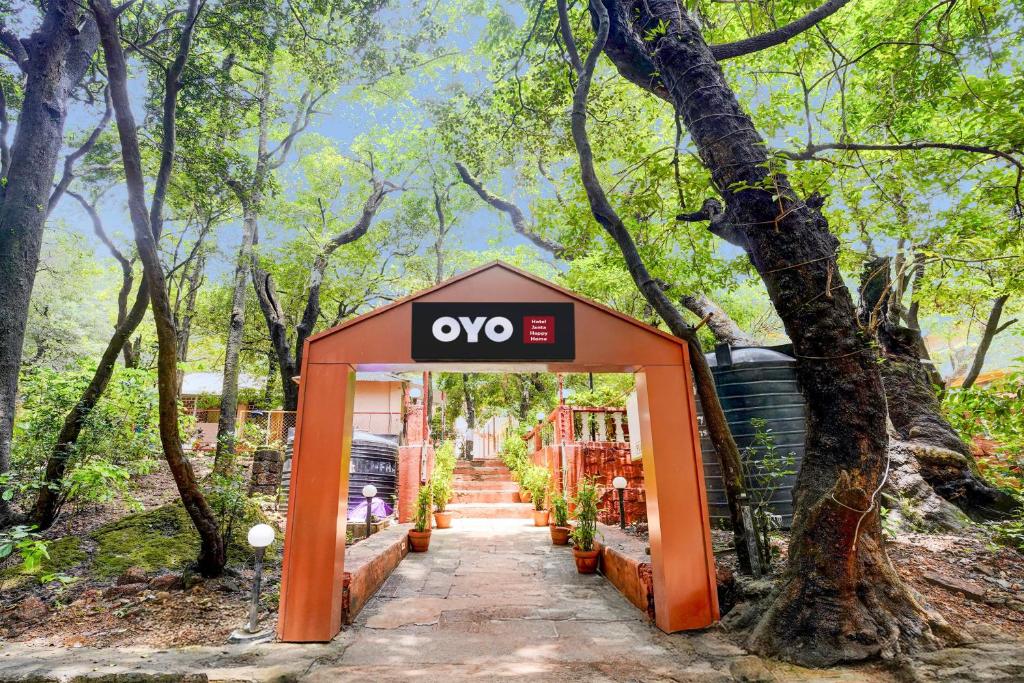 Afbeelding uit fotogalerij van Hotel O Janata Happy Homes in Matheran