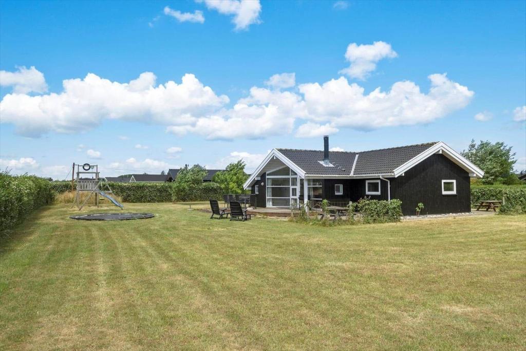 Το κτήριο όπου στεγάζεται  η παραθεριστική κατοικία