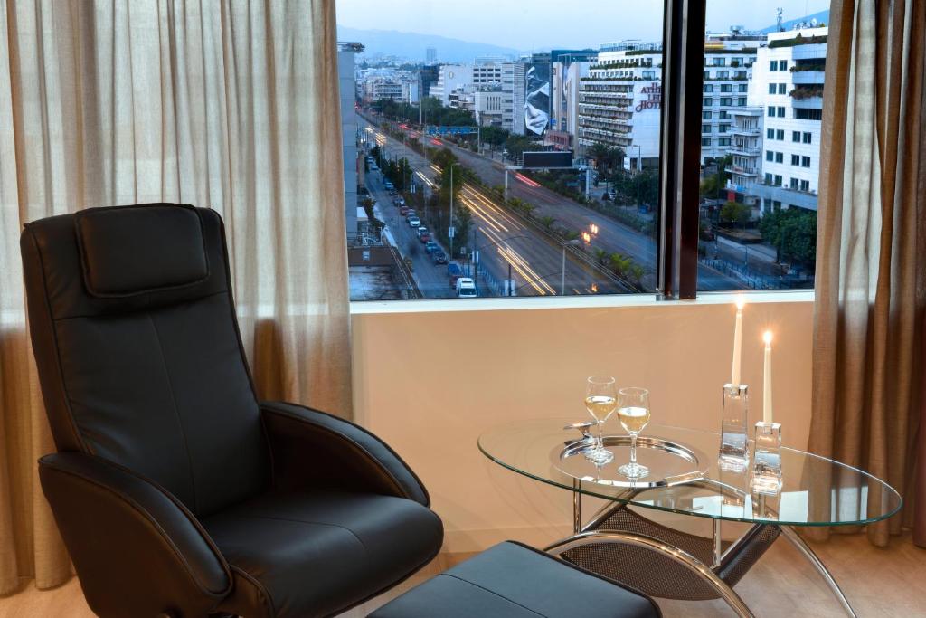 Posezení v ubytování Athens Avenue Hotel