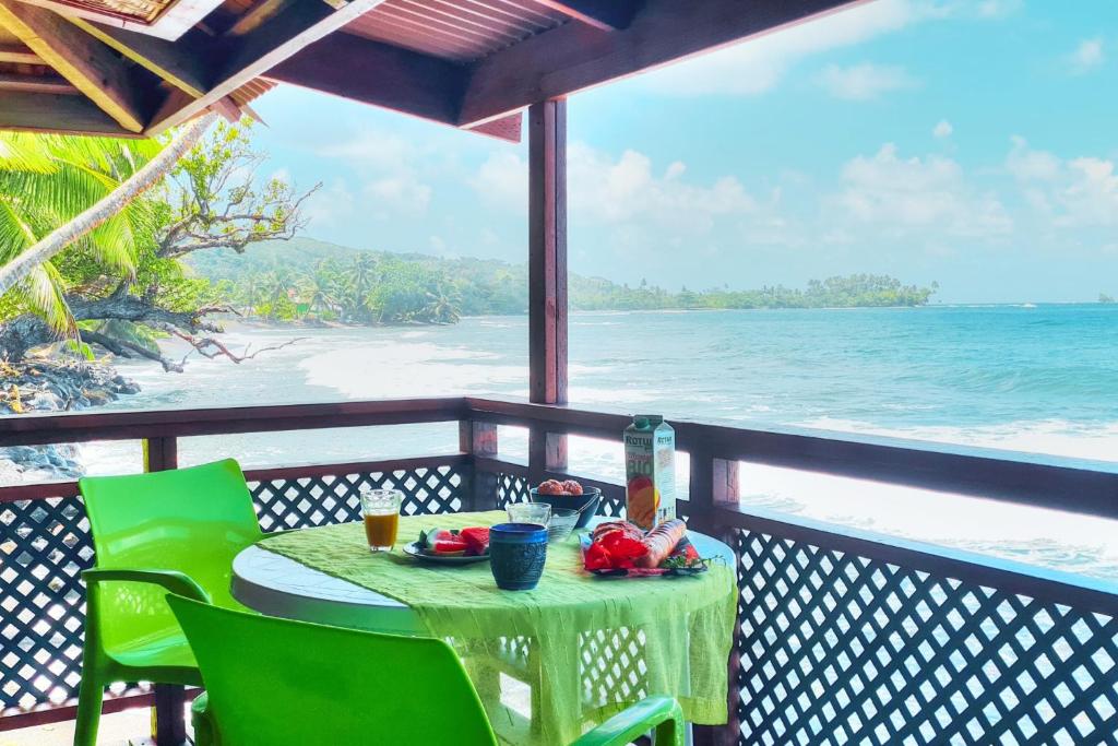 TAHITI Tamanu House - Séjour Bord de mer, Plage privée, TV, Wifi, Hôte Polynésienne - photo 10 - Tahiti, Polynésie