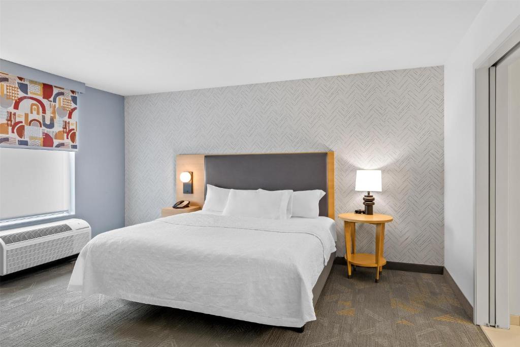 Home2 Suites By Hilton Youngstown photo