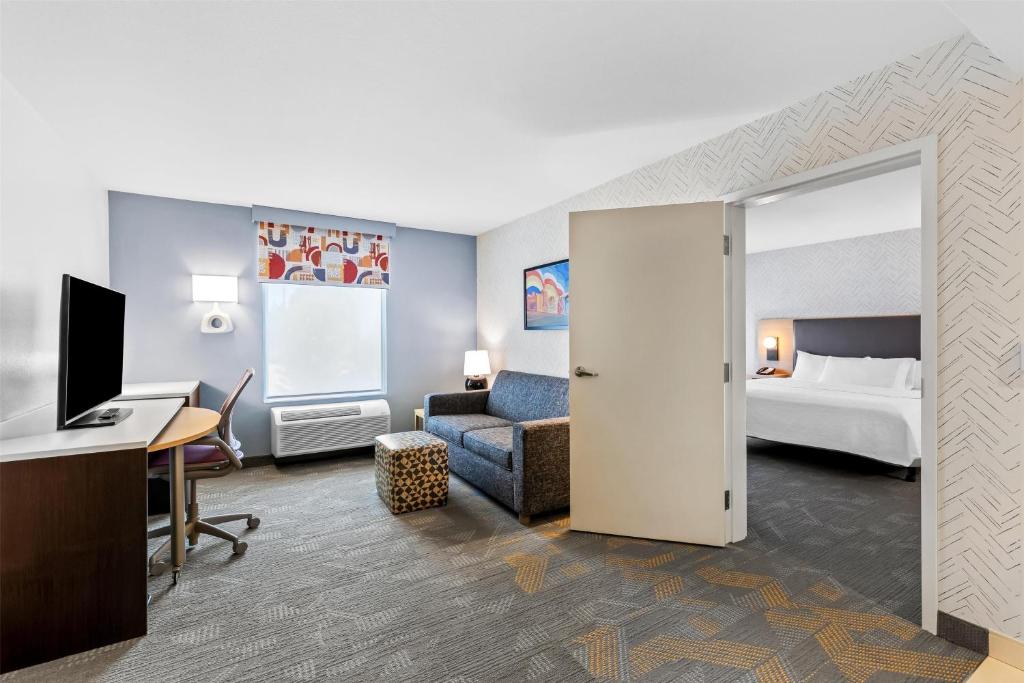 Home2 Suites By Hilton Youngstown photo