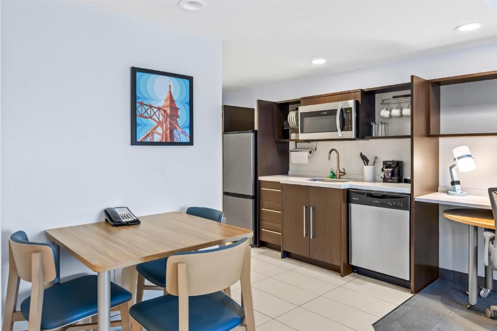 Home2 Suites By Hilton Youngstown photo