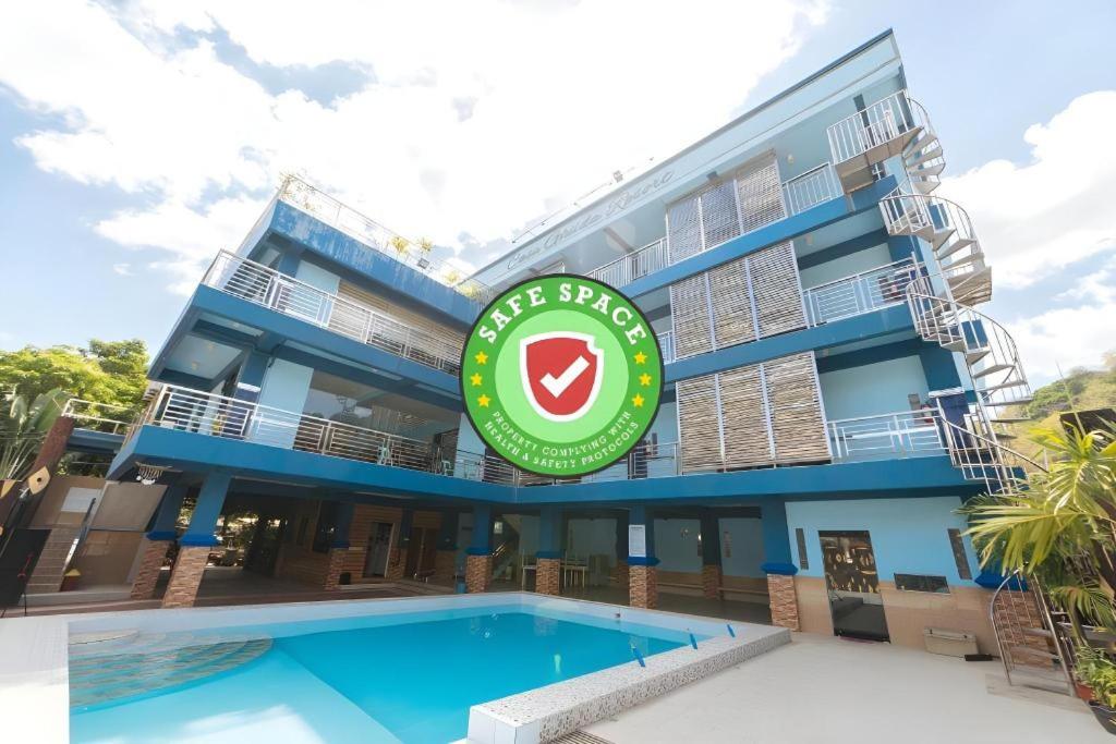 Hồ bơi trong/gần RedDoorz Premium @ Casa Ghilda Resort Olongapo City