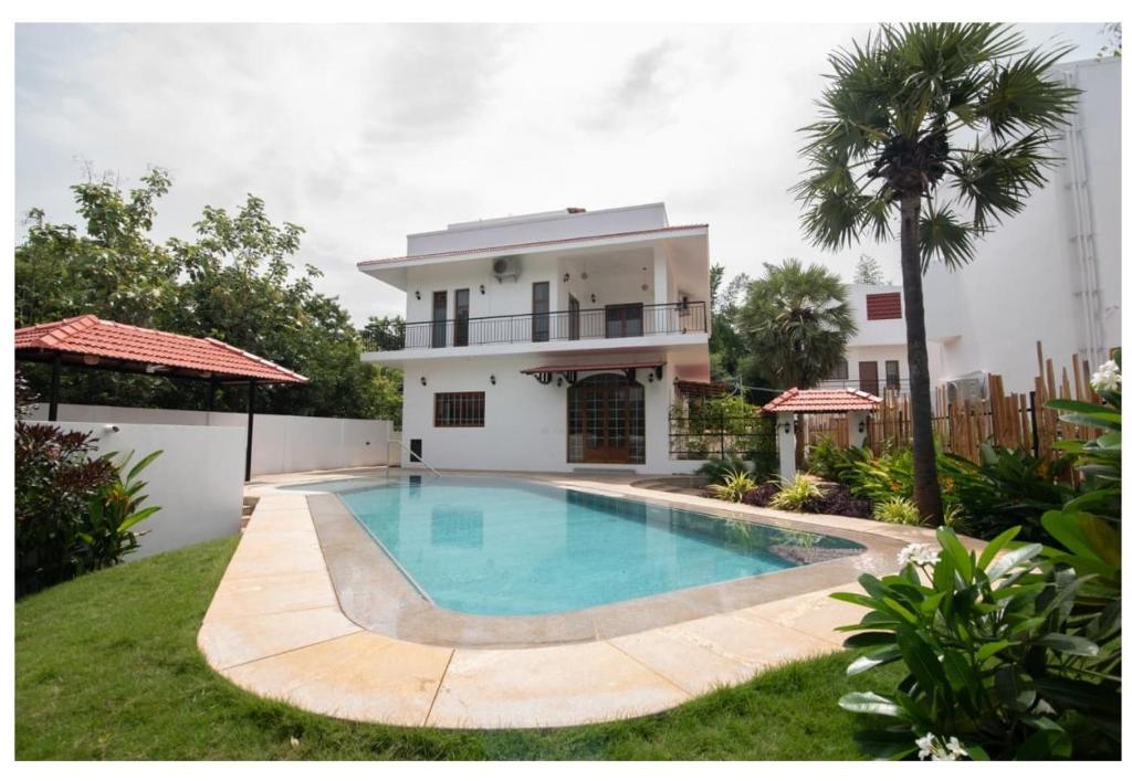 Bazén v ubytování Shambala Resort nebo v jeho okolí