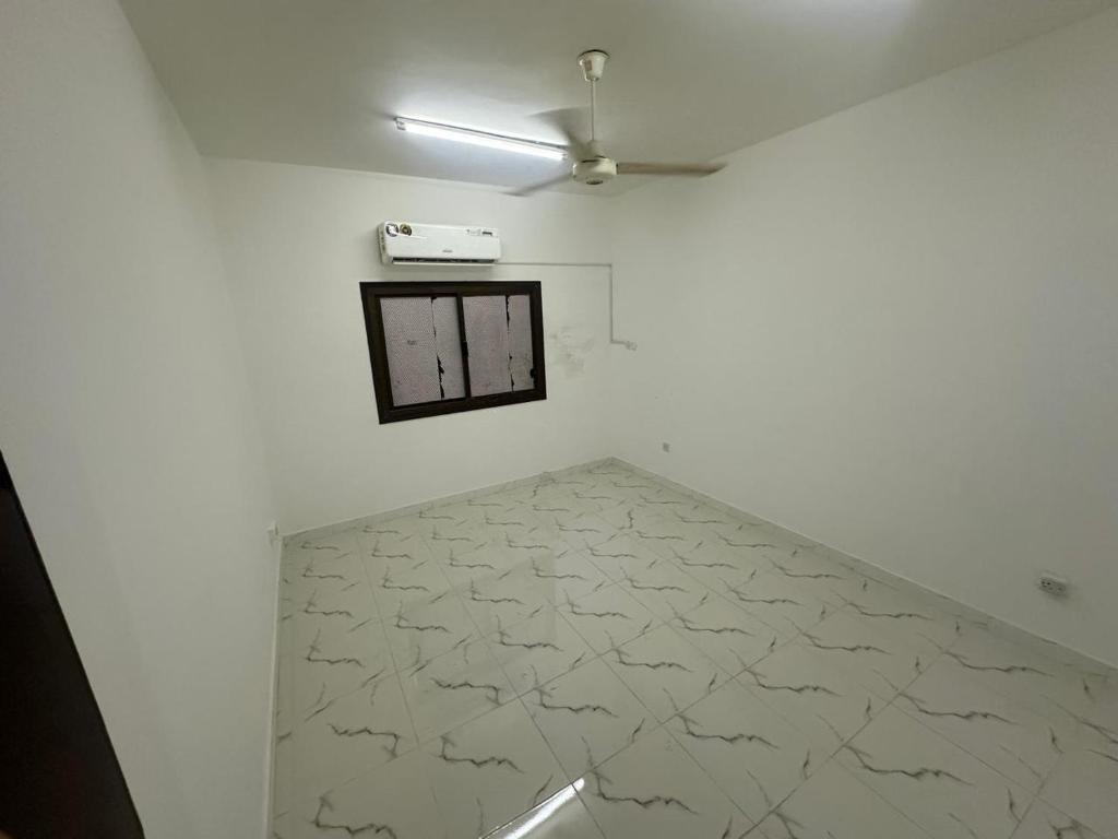 ستوديوهات اول ساكن في الخوير للإيجار الشهري First-resident studios in Al Khuwair for monthly rent