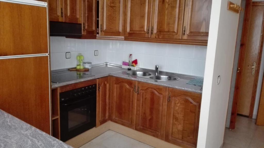 Kuchyň nebo kuchyňský kout v ubytování Apartamento González Montsec Montrebei