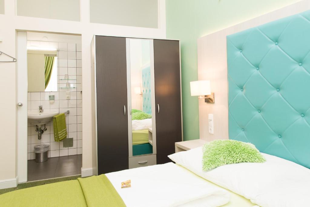 Very Central, 5 min to city center, Self Check In - Resim 18