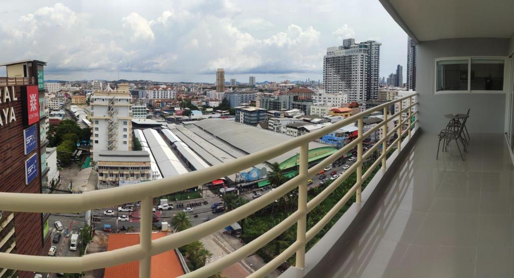 Pattaya Beach View Talay 6 by AEGEAN Suite Condo photo