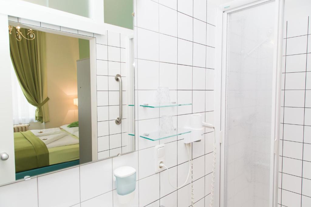 Very Central, 5 min to city center, Self Check In - Resim 27