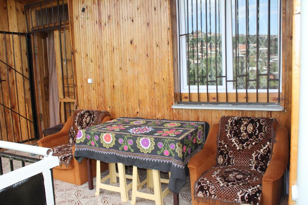 Posezení v ubytování Guest House Iura
