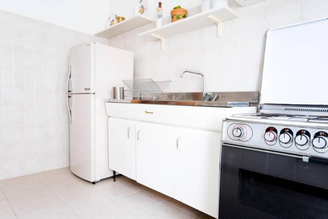 A kitchen or kitchenette at Smile House