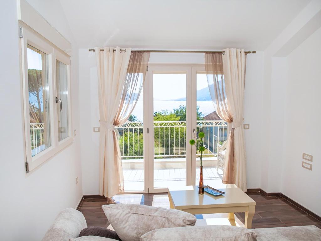 Sea Point Apart hotel Tivat - Three-Bedroom Apartment With Sea View