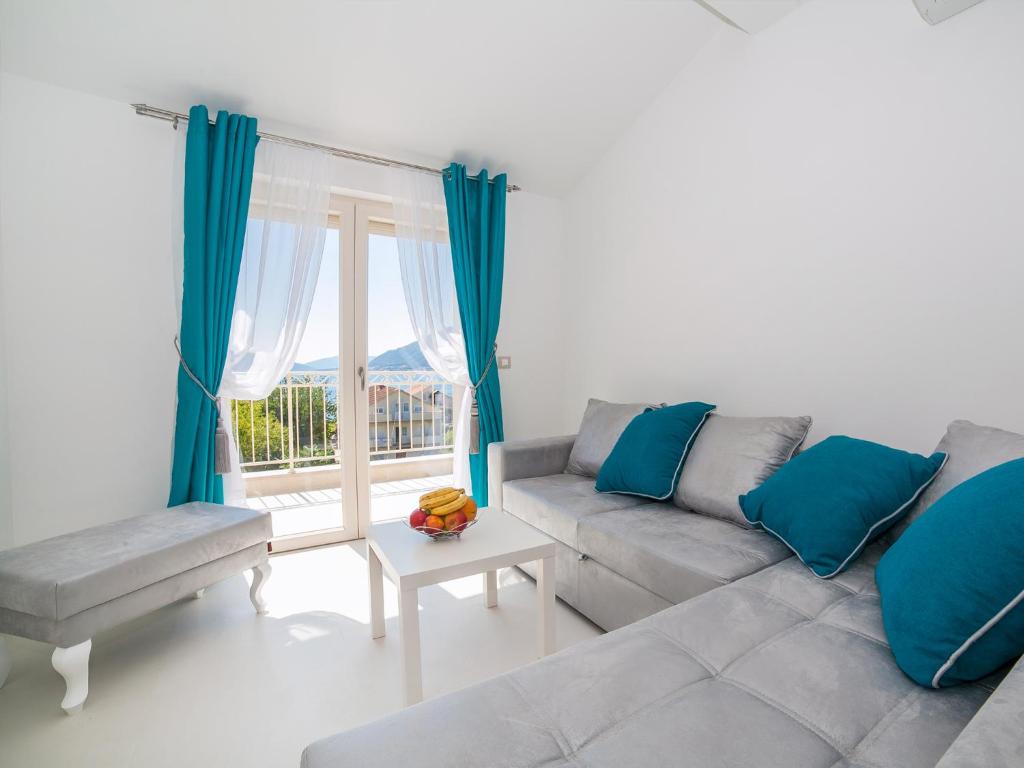 Sea Point Apart hotel Tivat - Two-Bedroom Apartment With Balcony And Sea View