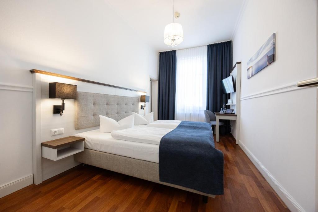 Strandhotel Binz - Family Room (2 Adults + 2 Children)