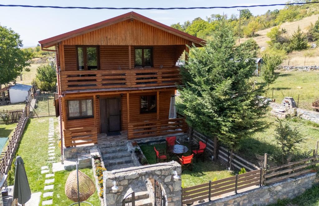 にあるGreen Forest Villaの丸太屋敷の空中景