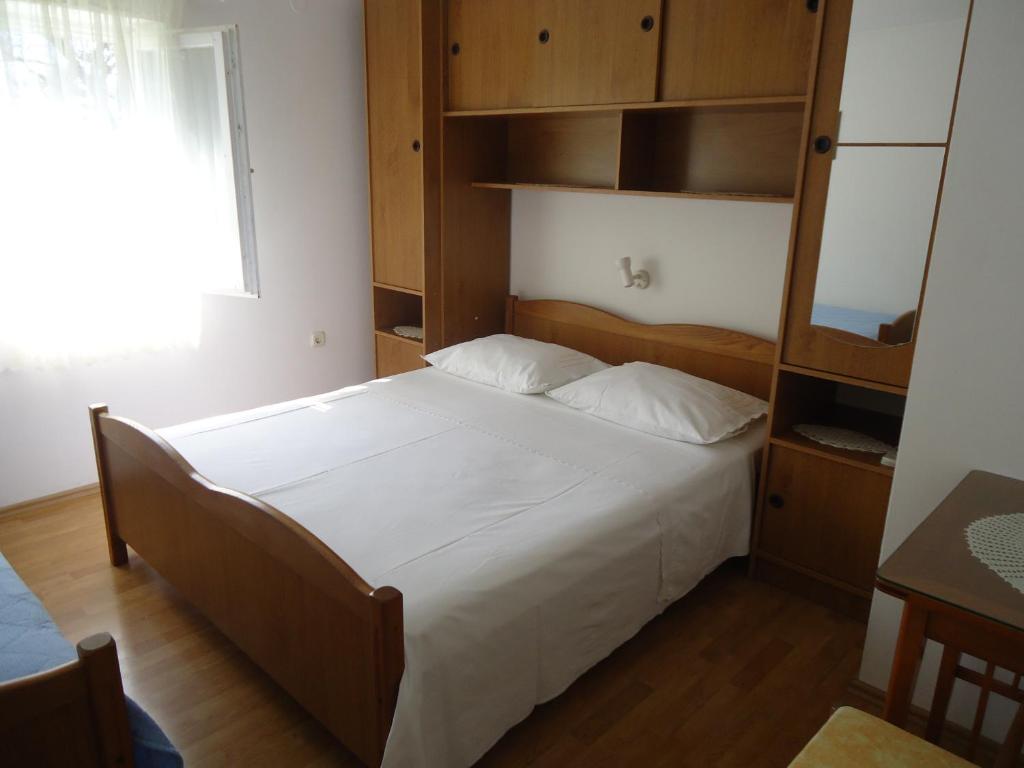 Posteľ alebo postele v izbe v ubytovaní Omiš apartment on the beach