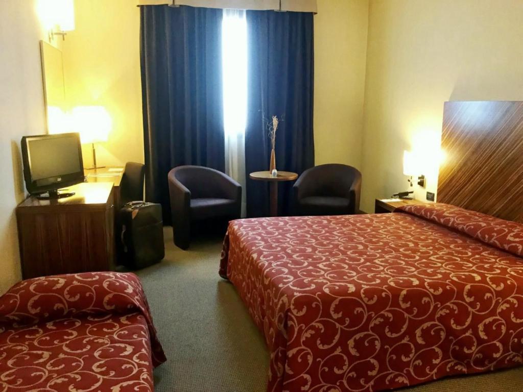 MH Hotel Piacenza Fiera - Triple Room