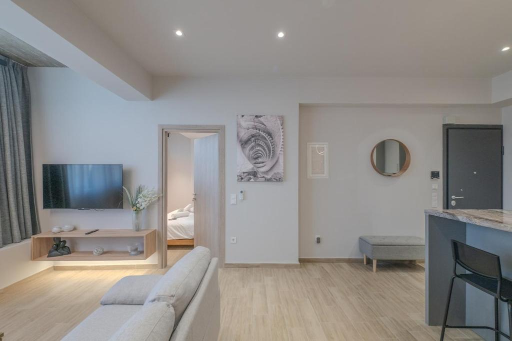 Minimal Style Apartment near Piraeus Port