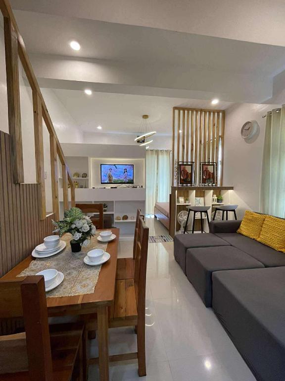 Spacious Studio Camaya Coast Beach Condo 203, Sea View with Balcony
